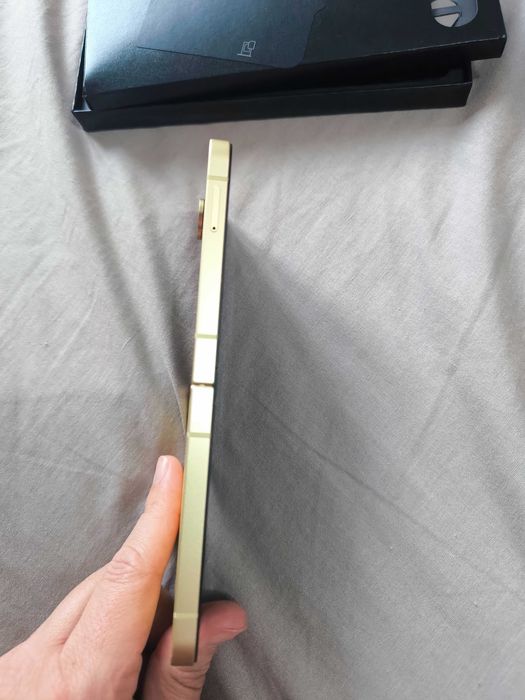 Samsung Z Flip 6 Gold Гаранция