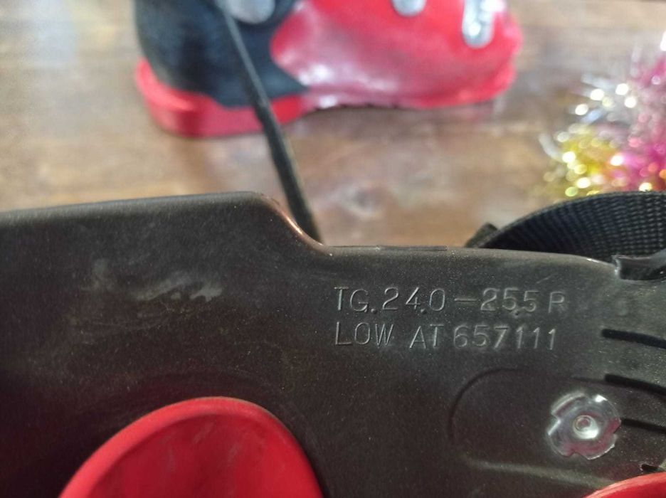 Горнолыжные ботинки атомик