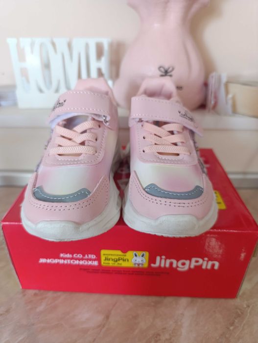 Маратонки за момиче