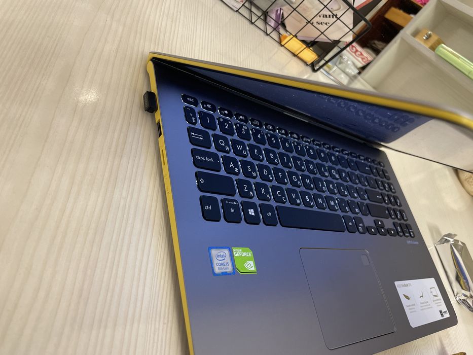 Asus Vivobook ноутбук