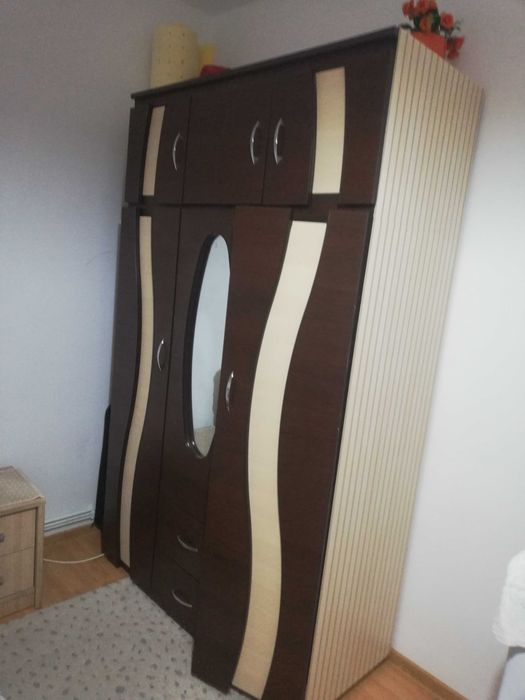 Dulap cu 3 uși dormitor