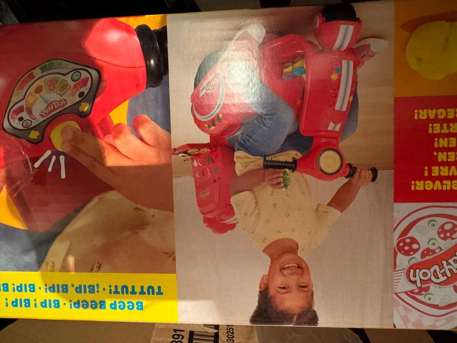 Scuter Play Doh (livrare pizza)