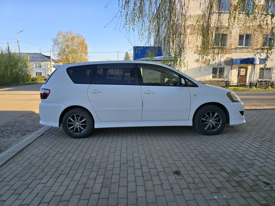 Продам Toyota Ipsum 2005 г
