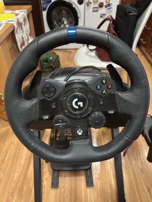 Logitech G923 Xbox + шифтър. Стойка отделно