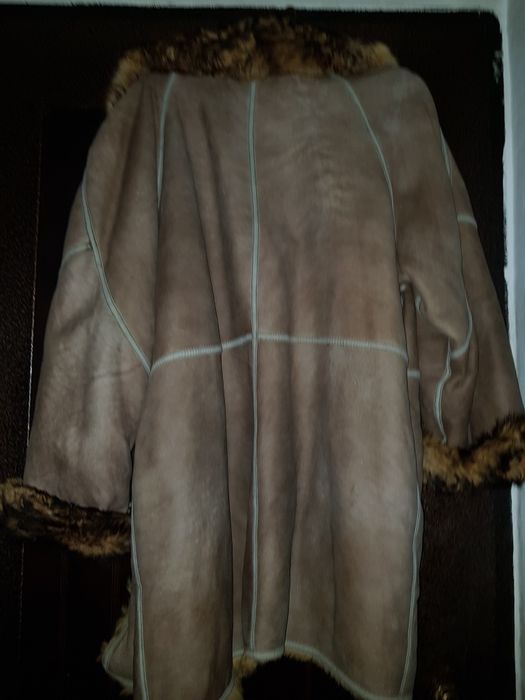 Cojoc din piele naturală 200lei mărimi diferite