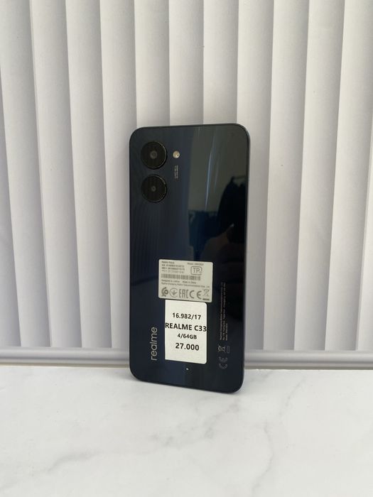 Realme C33 64.