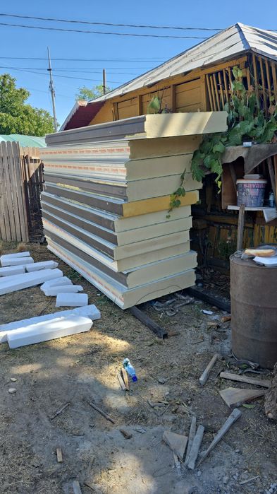 Vand fac case pe structura de lem