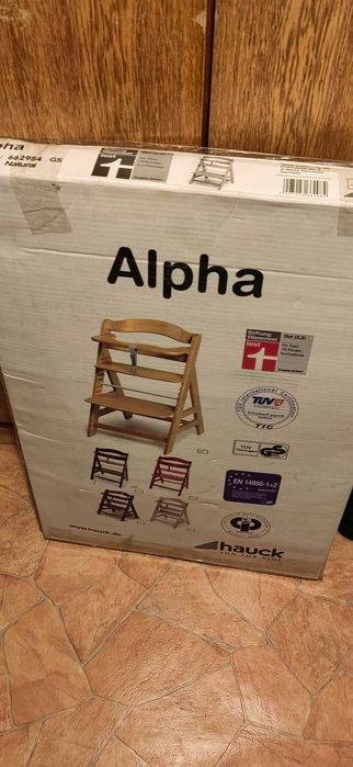 Детско дървено столче