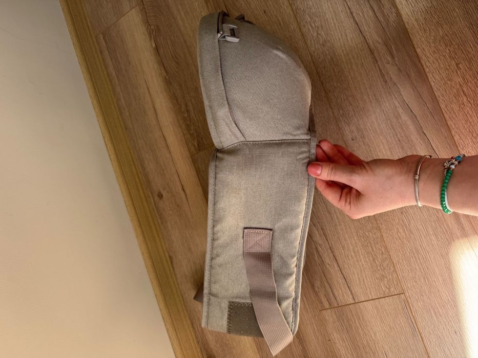 Ергономична раница за носене на бебе Chicco Hip Seat Carrier