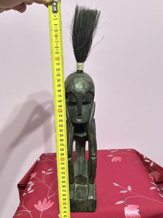 Statuetă tribală africană din lemn