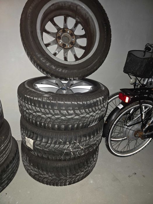 Гуми и джанти в перфектно състояние!Джантите нямат драскотина.