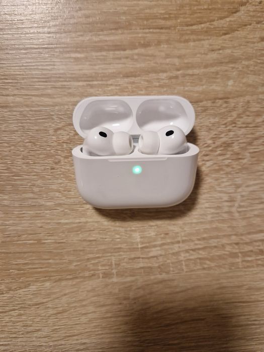 AirPods Pro 3 cu ANC și garanţie AppleCare+