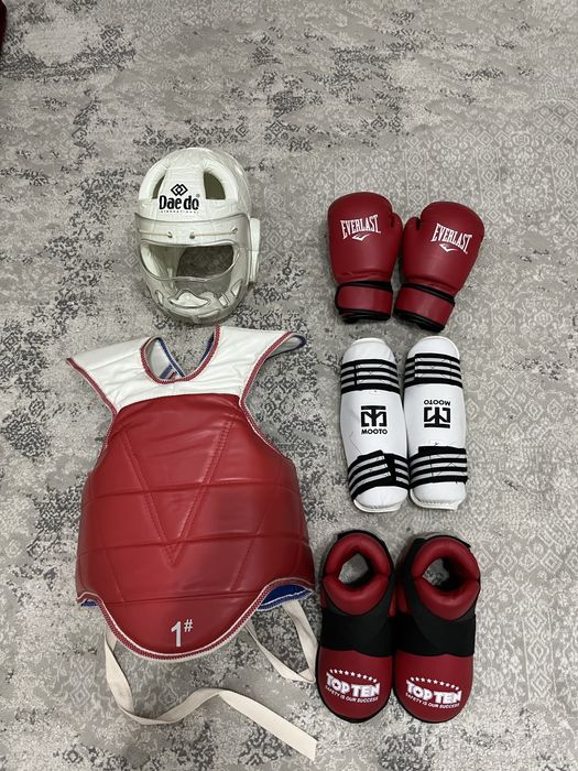 продам комплект для тхэквандо