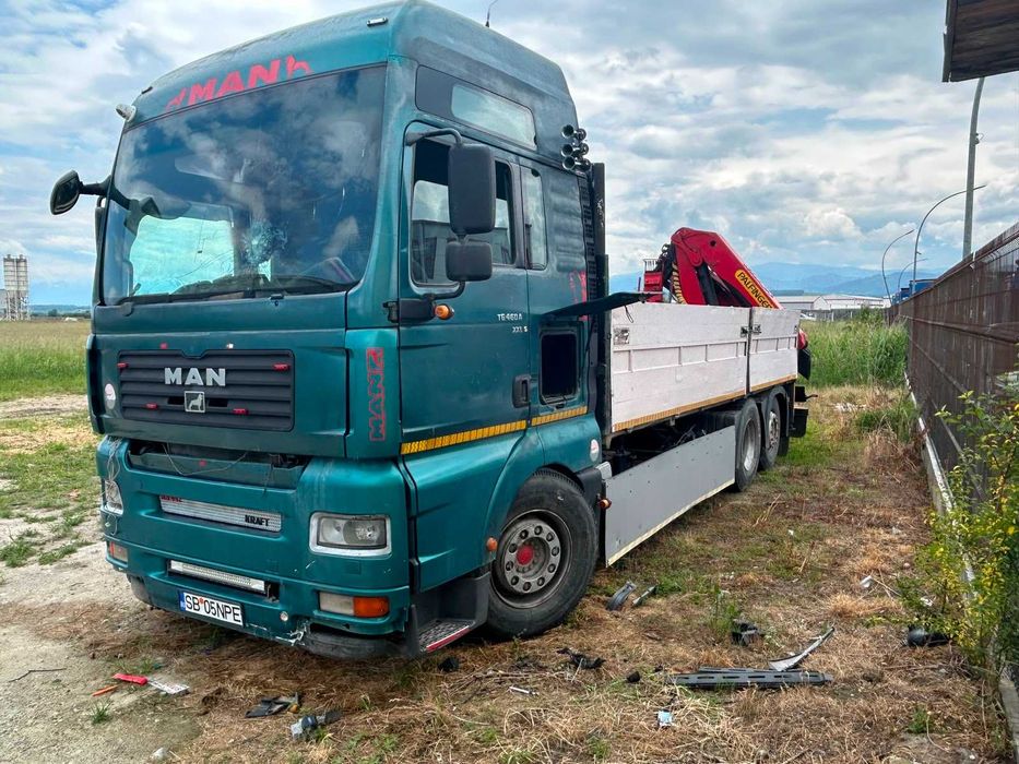 Camion cu macara MAN
