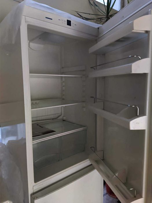 Frigider cu congelator Liebherr 7081934-06 - Stare impecabilă