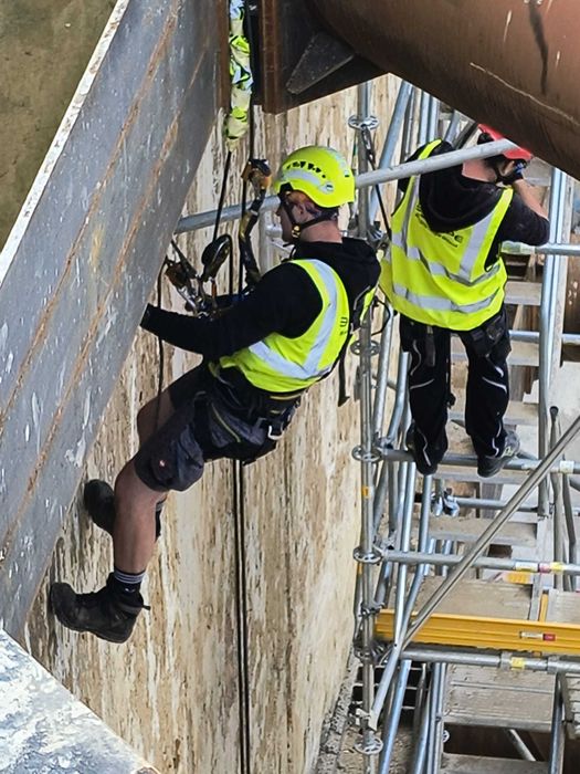 DYNAMIC RYGGYNG S.R.L - Servicii Profesionale de Alpinism Utilitar