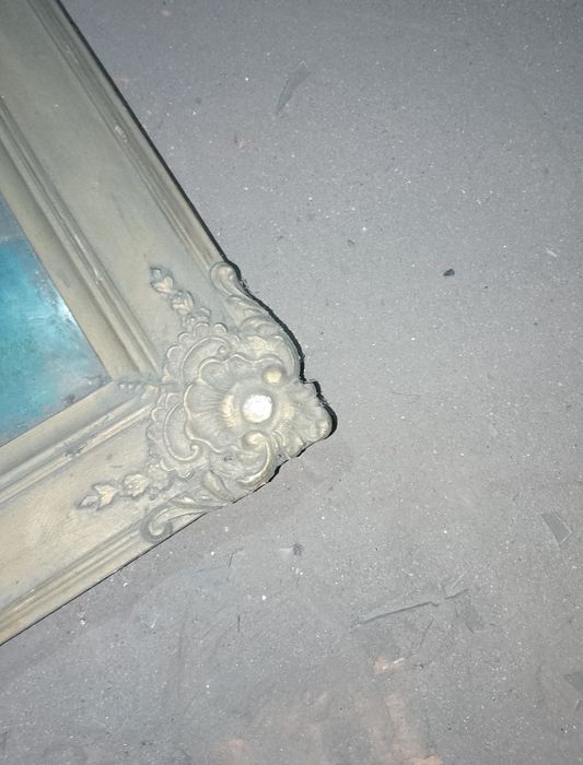 Vând tablou foarte vechi preț 500