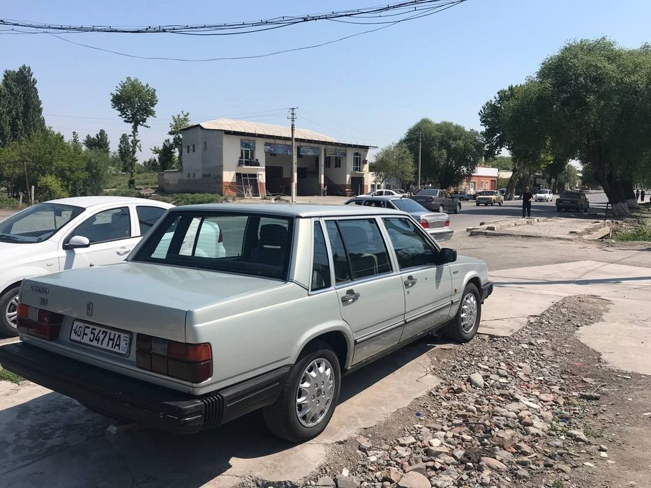 Волво 740 модель