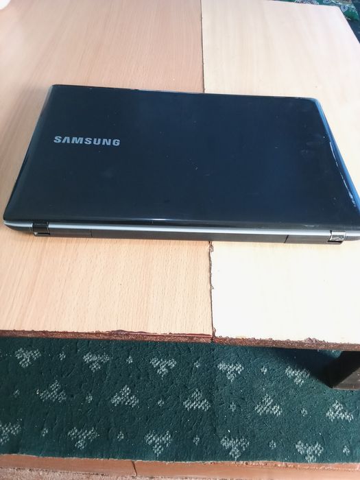 Samsung noutbuk sotiladi