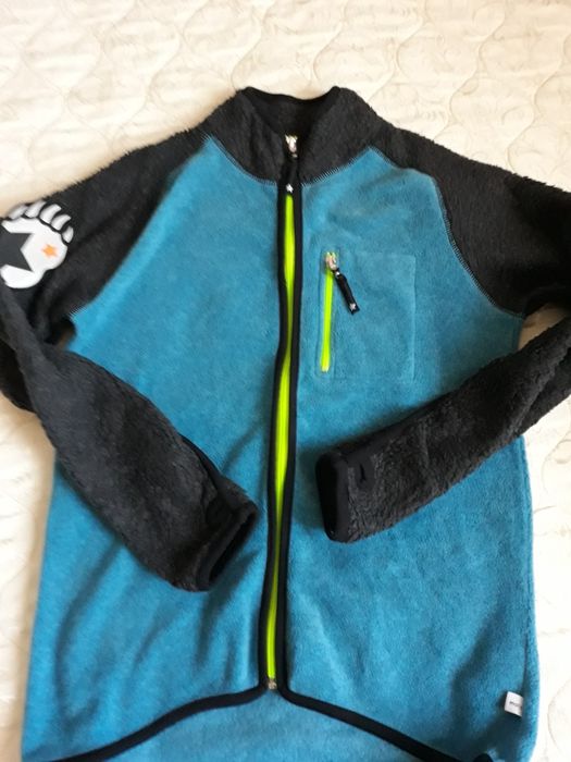 Готин суитчър на Molo, подходящ за зимни спортове.