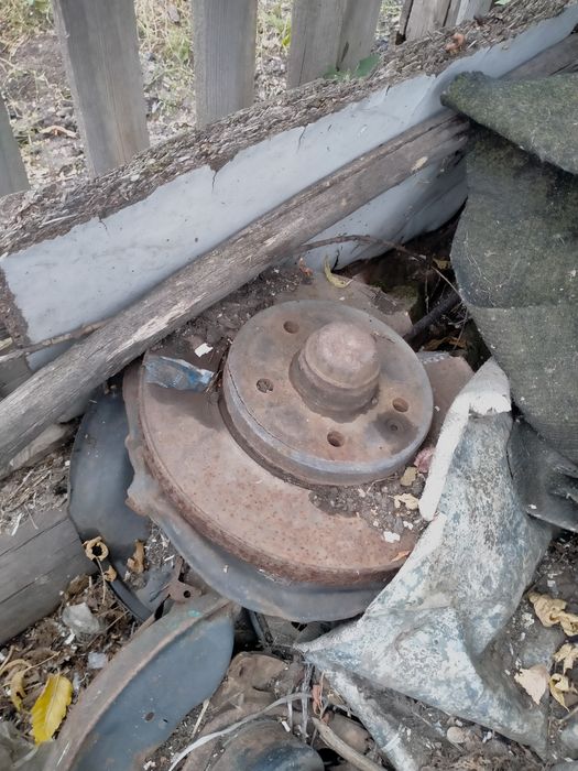 Запчасти на Мерседес 210