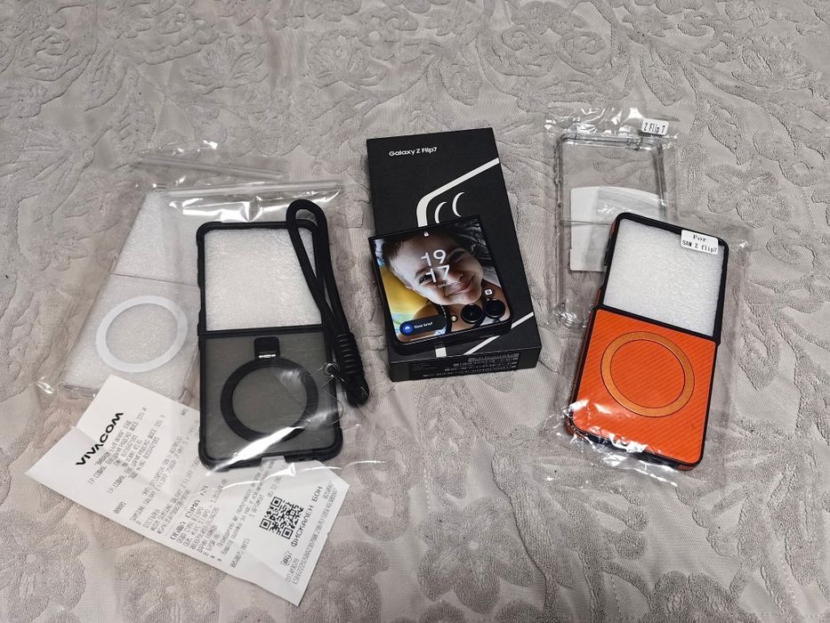 Samsung Galazy Z Flip 7 с  2 години гаранция