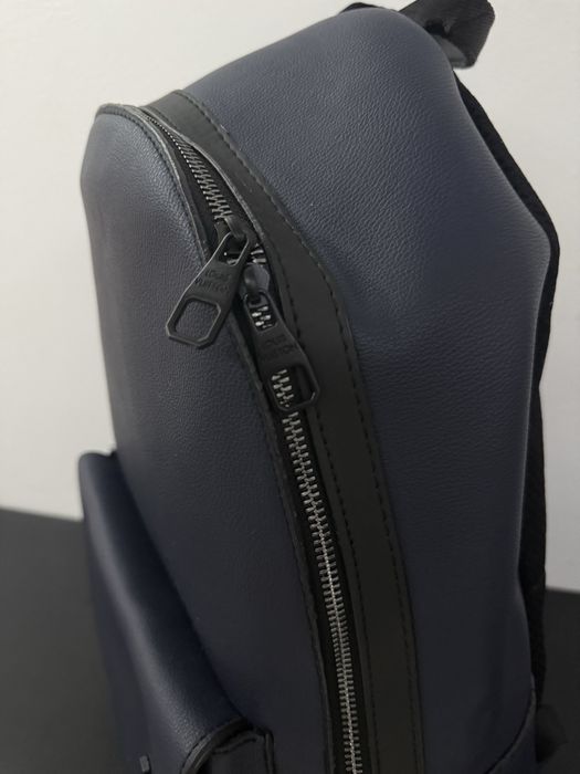 Ghiozdan Louis Vuitton LV calitate deosebita nou ideal ptr cei ce au grija sa se poarte si sa arate impecabil cadou scoala rucsac geanta umar borseta