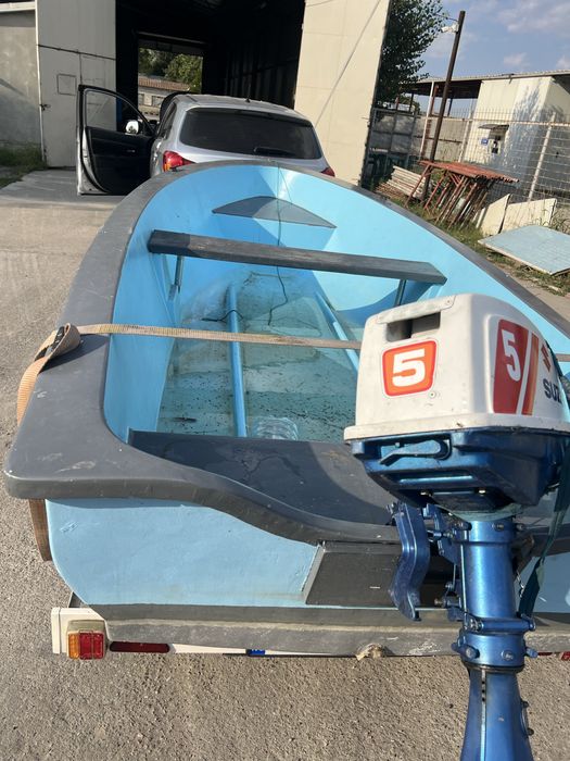 De vanzare barca ,peridoc si motor 5cp 2t sau parsun 5cp 4t pret negociabil .
