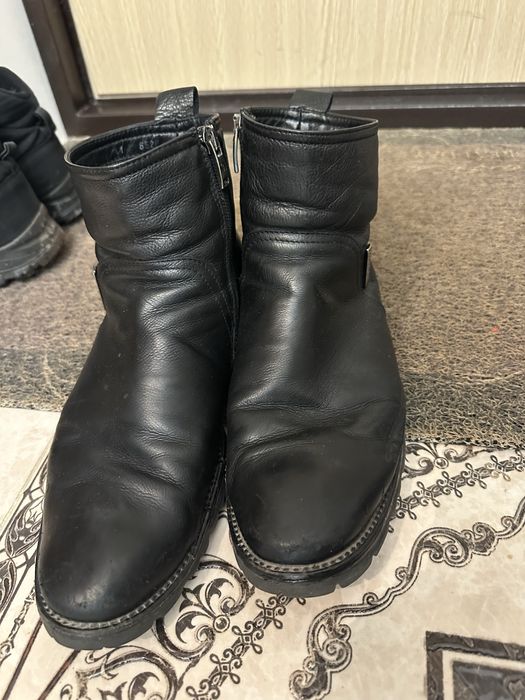 Продам зимние ботинки и сапоги