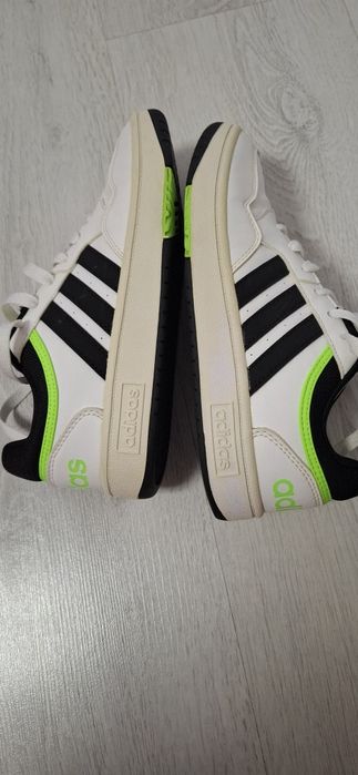 Vând adidași Adidas