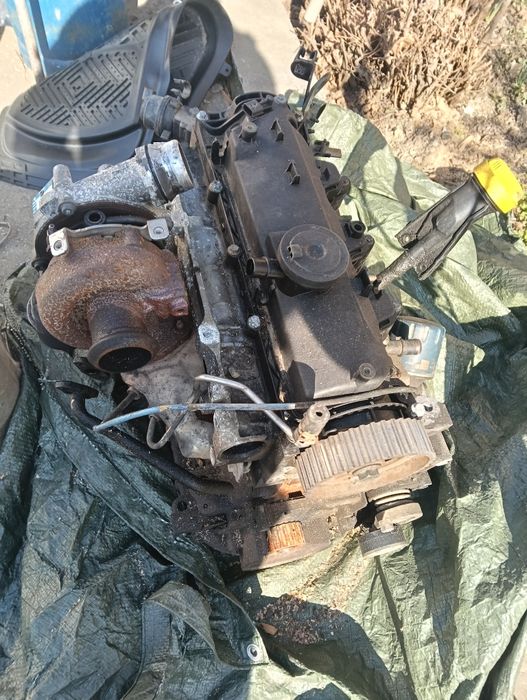 Vând /Dezmembrez motor Renault 1.5 110 euro 5