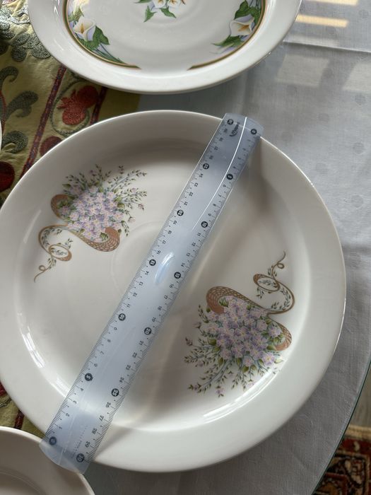 Разные тарелки без сколов