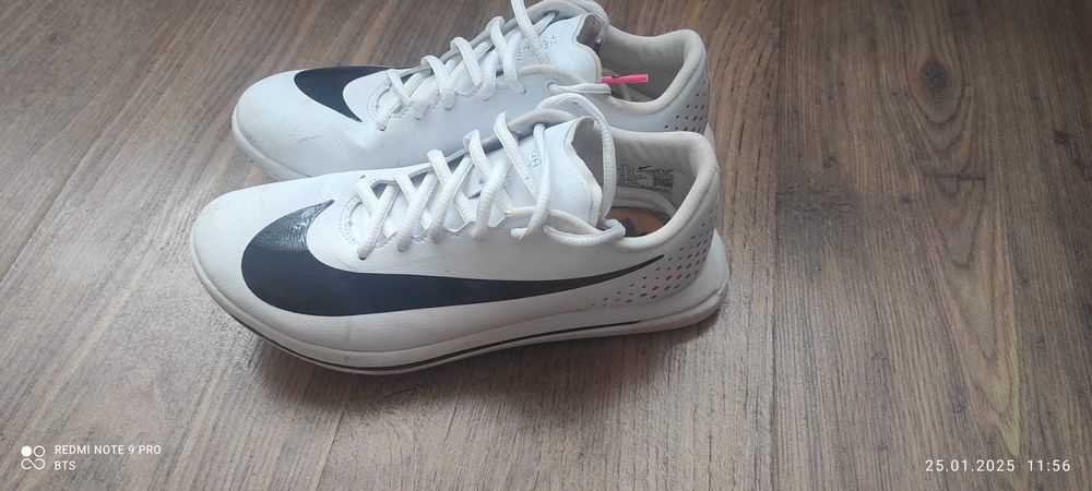 Ghete cuie Nike 37,5, pentru prăjină, triplu salt