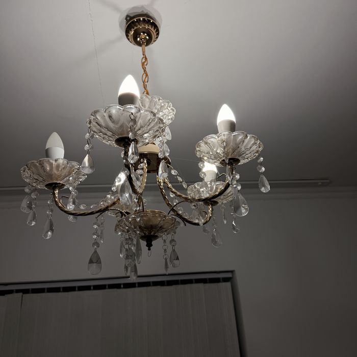 Продам люстры б/у