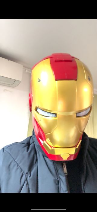 Маска / шлем Iron man (Железният човек) със светещи очи