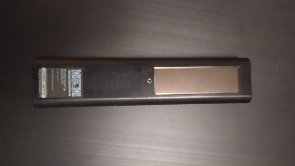 Продам телевизор Samsung BU8000