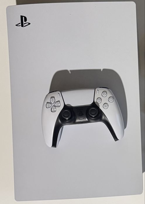 PlayStation 5 (PS5) Disc Version – пълен комплект, като нов