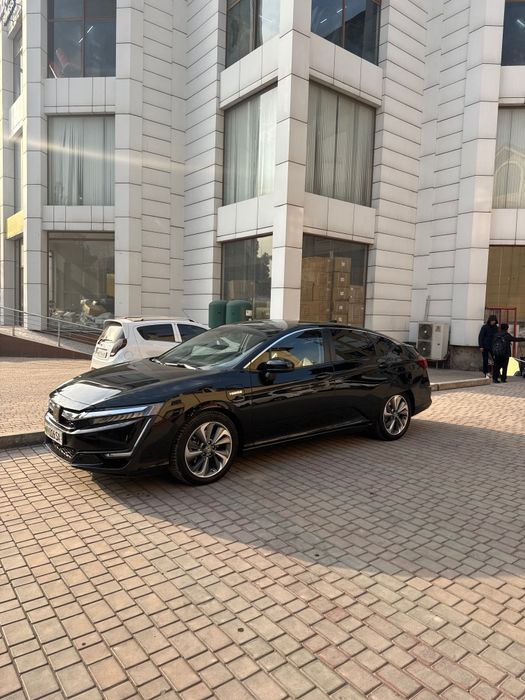 Honda clarity plugin