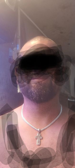 Сребърен синджир със медальон или кръст