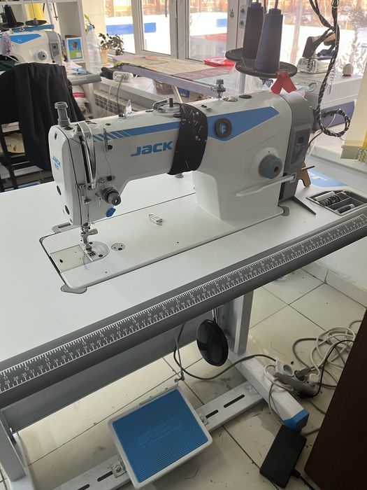 Продам швейную машинку jack