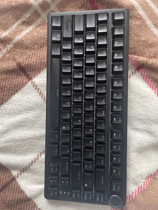 Royal kludge R75