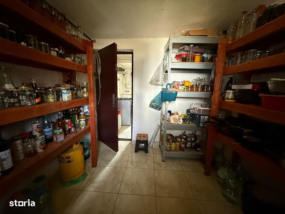 Casa si depozit materiale constructii( 35 km de Bucuresti)