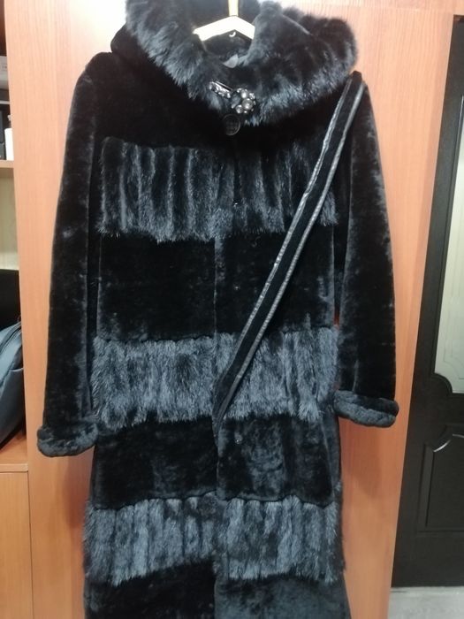 Шуба мутон с норкой.