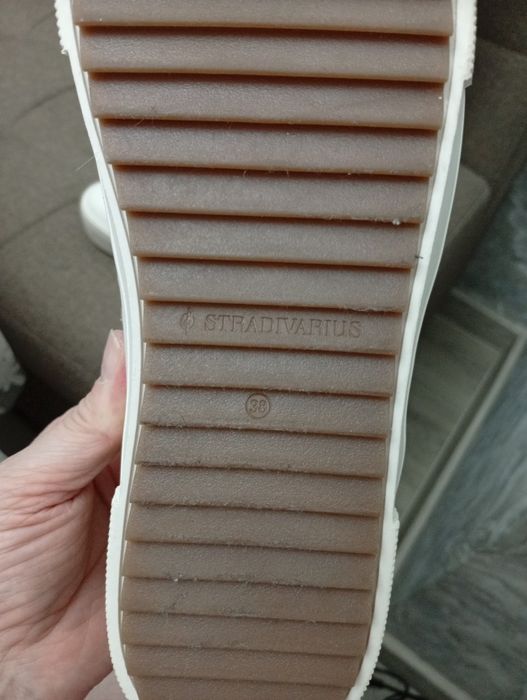 Красовки белые женские
