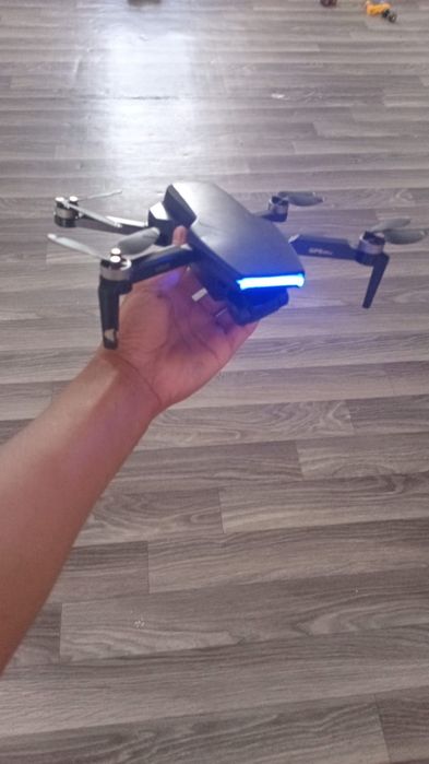 Продам qazdrone model S MDS007 8К