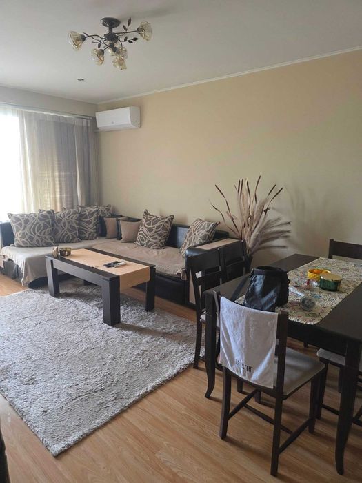 Продава 2 стаи с кухня след ремонт в кв.Изток