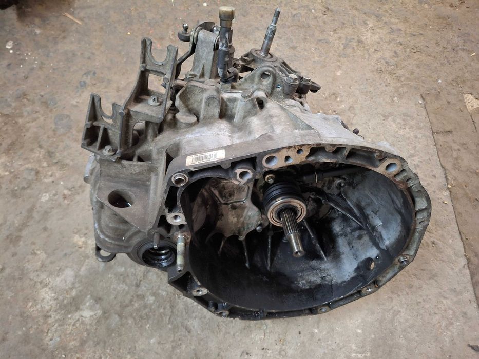 Скоростна кутия Рено Сценик 2 2.0