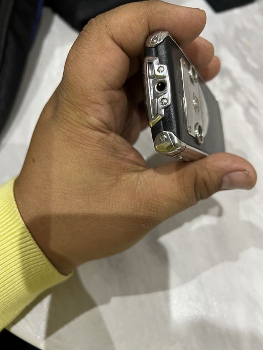 Vertu Constellation T faqat realni klientlaga