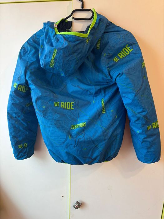 Geaca reversibila pentru baieti, o parte de ski și o parte de zi cu zi