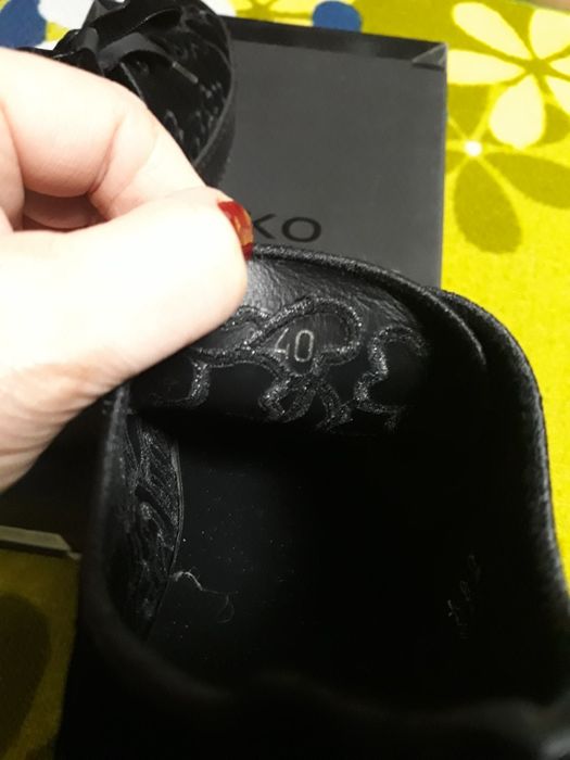 Sneakersi Pinko 40 originali, brand lux, catifea neagră